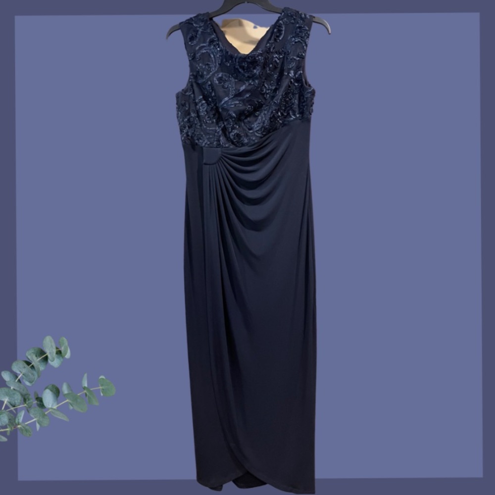 NWT Gorgeous Navy Blue Formal Mother of the Groom Dress stunning great fitting
